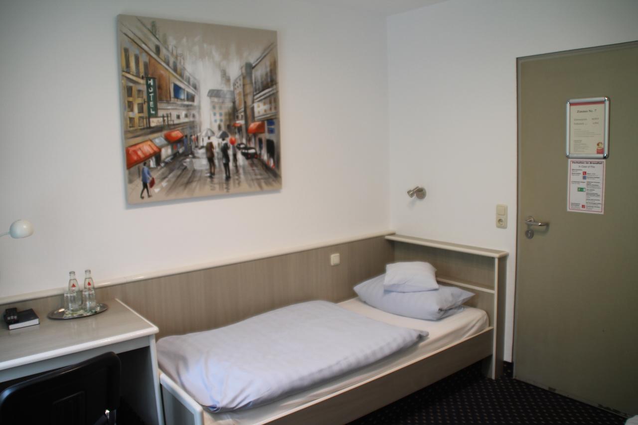 Autobahn Motel Siegerland Ost ジーゲン エクステリア 写真